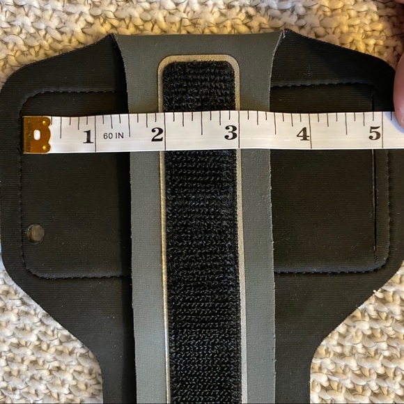 Belkin Black Arm Running Strap Case w/ Key Pocket - Picture 6 of 6